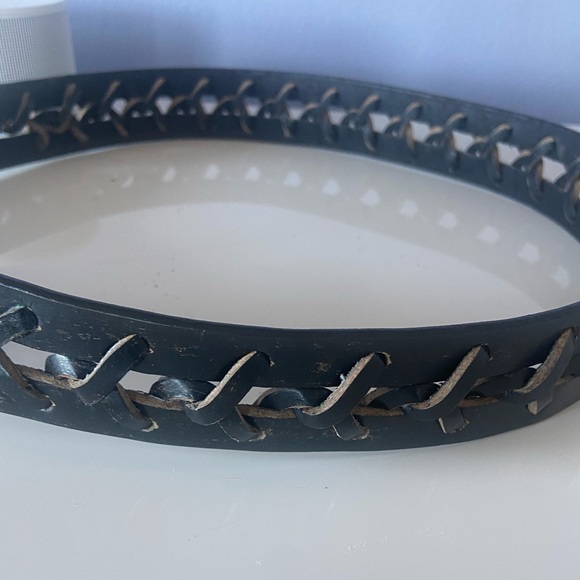 Vintage Black Woven Leather Floral Buckle Belt - Picture 4 of 7